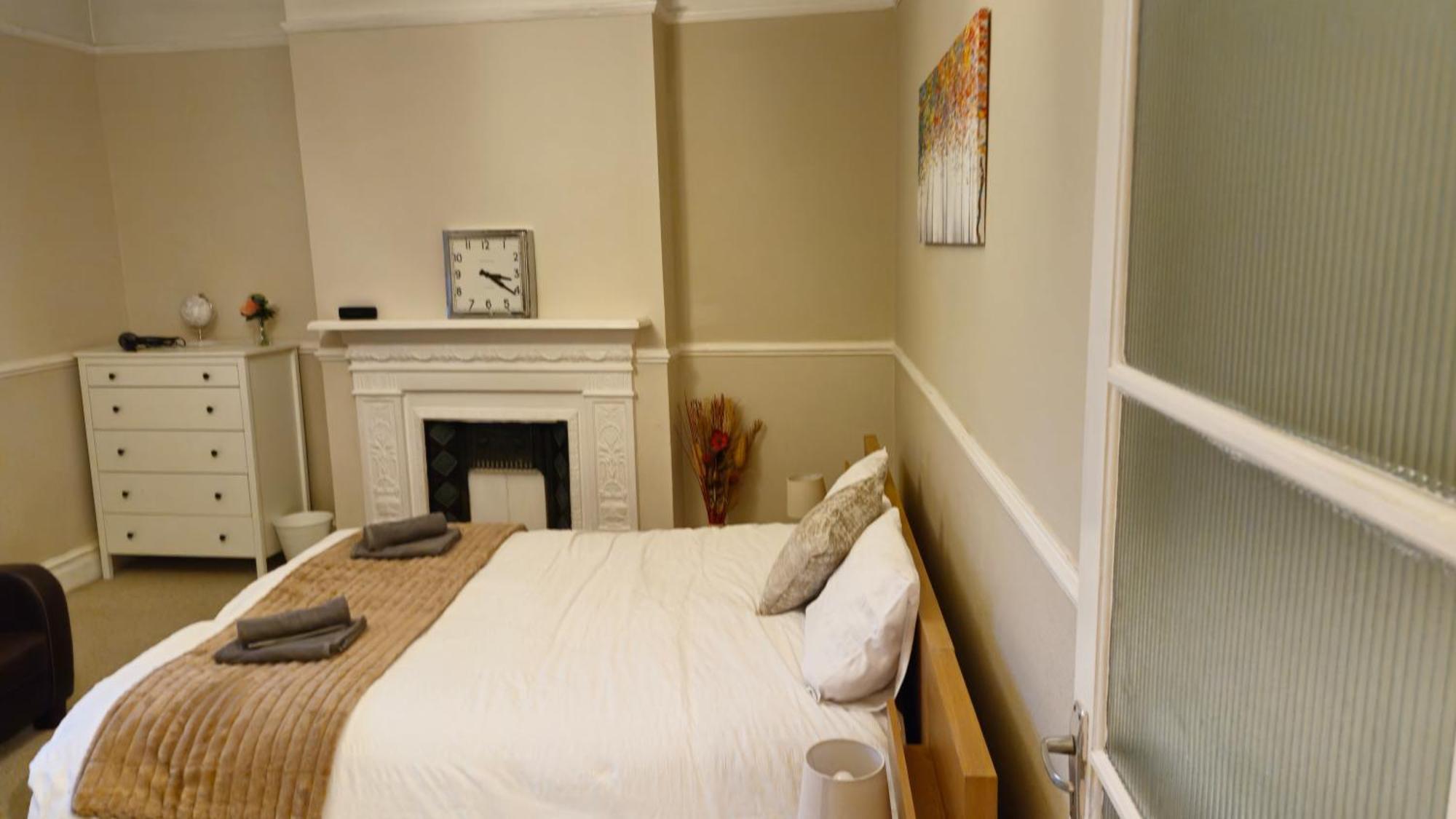 דירות לונדון Charming Flat In Wimbledon מראה חיצוני תמונה