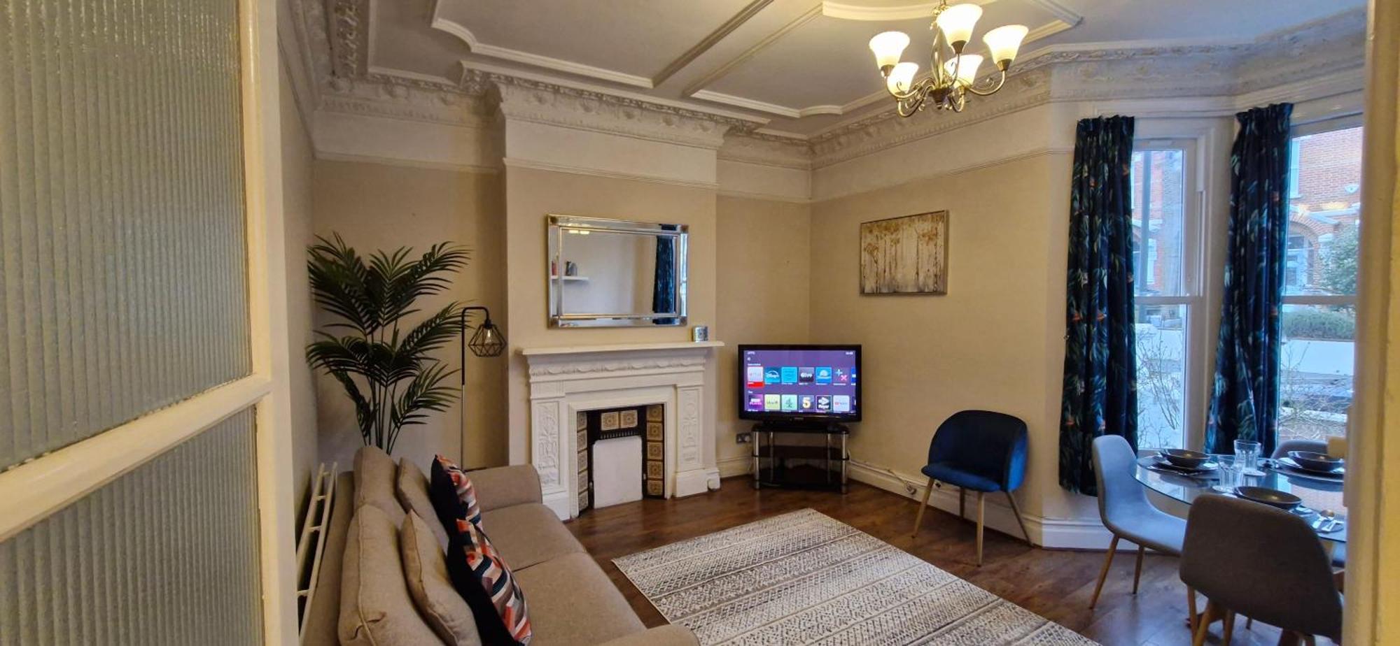 דירות לונדון Charming Flat In Wimbledon מראה חיצוני תמונה