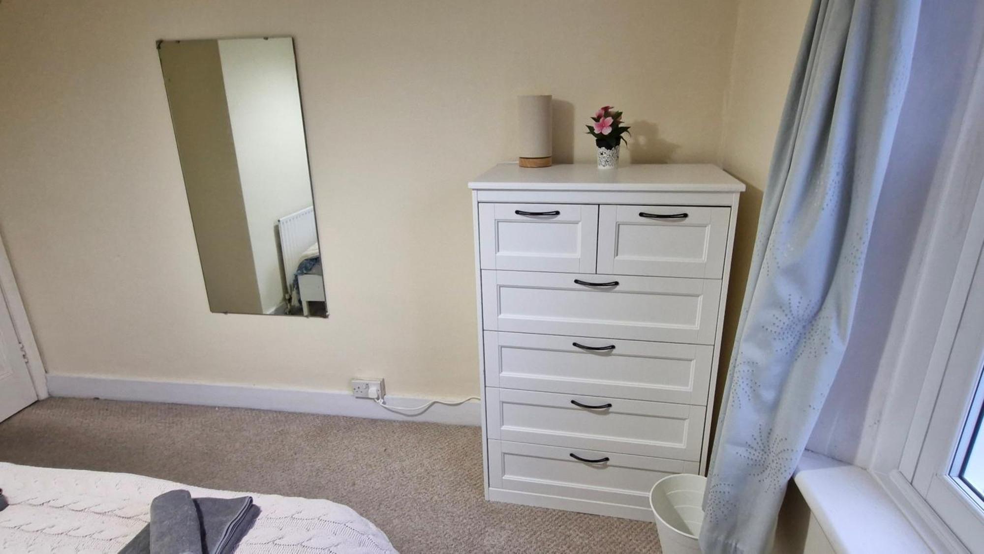 דירות לונדון Charming Flat In Wimbledon מראה חיצוני תמונה